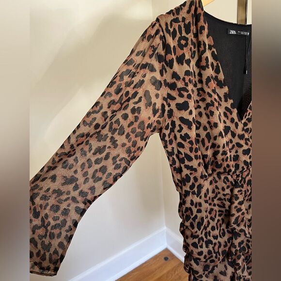 Zara Leopard Print Long Sleeve Ruched Wrap Mini Dress Size M Bodycon - Picture 4 of 7